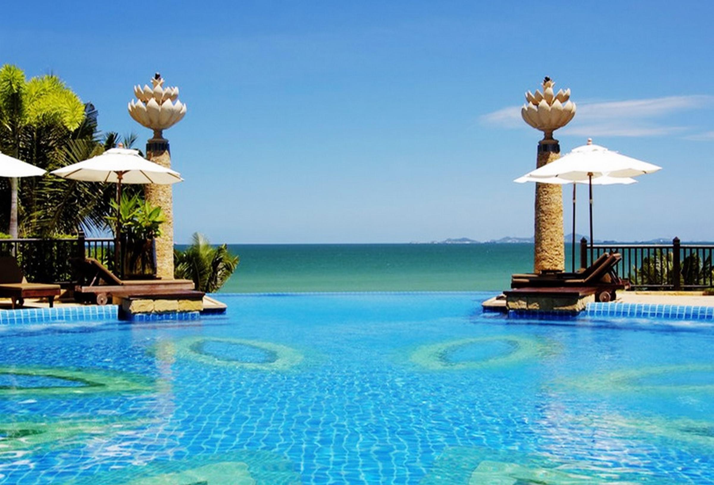 Garden Cliff Resort And Spa Pattaya Exterior photo