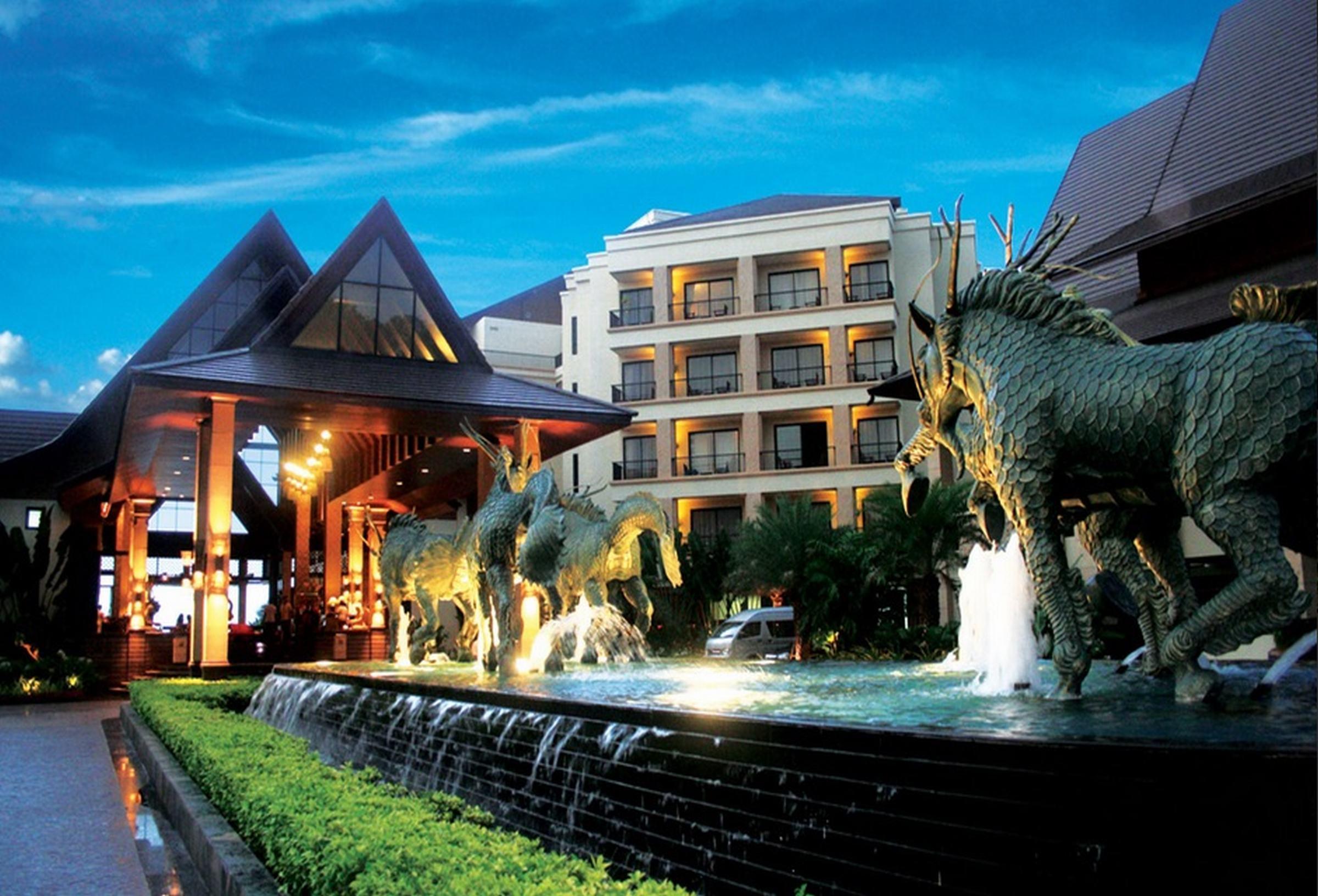 Garden Cliff Resort And Spa Pattaya Exterior photo